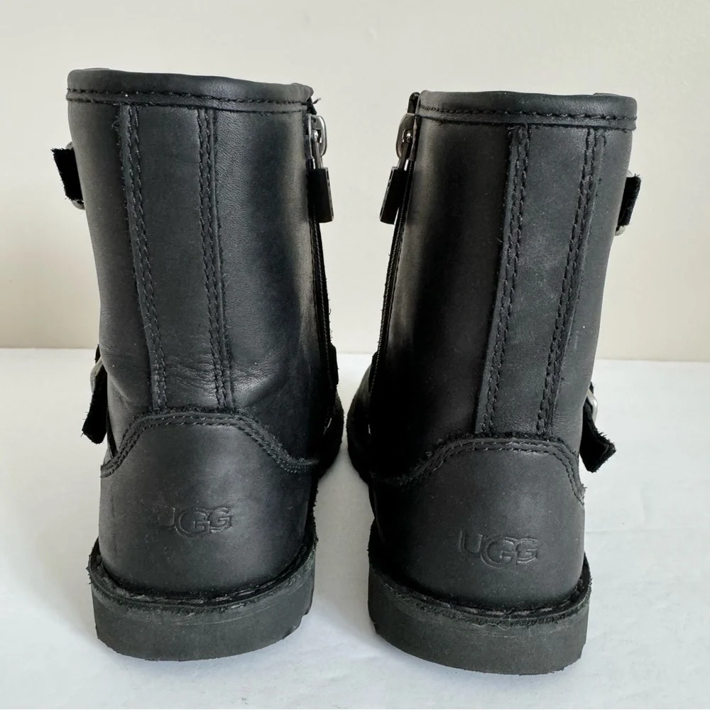 UGG harwell black